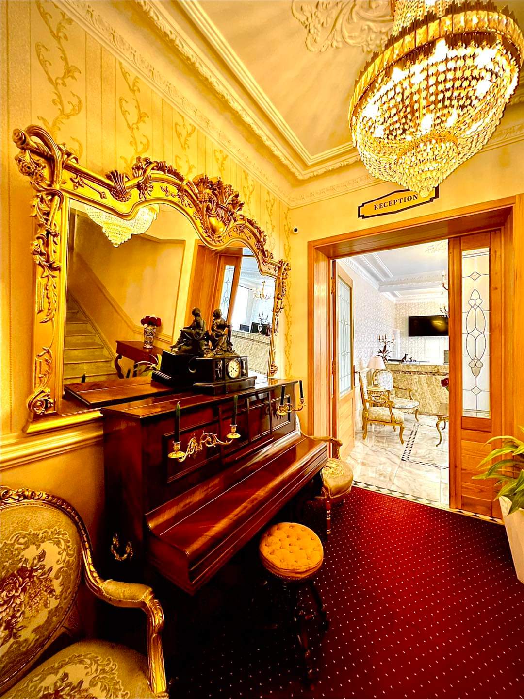 Hôtel de l'Étoile - Tour d'Hôtel